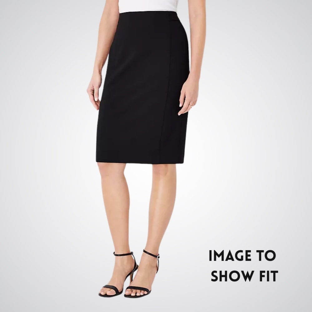 Ann Taylor The Petite Seamed Pencil Skirt - Size 4P - Black w Pattern